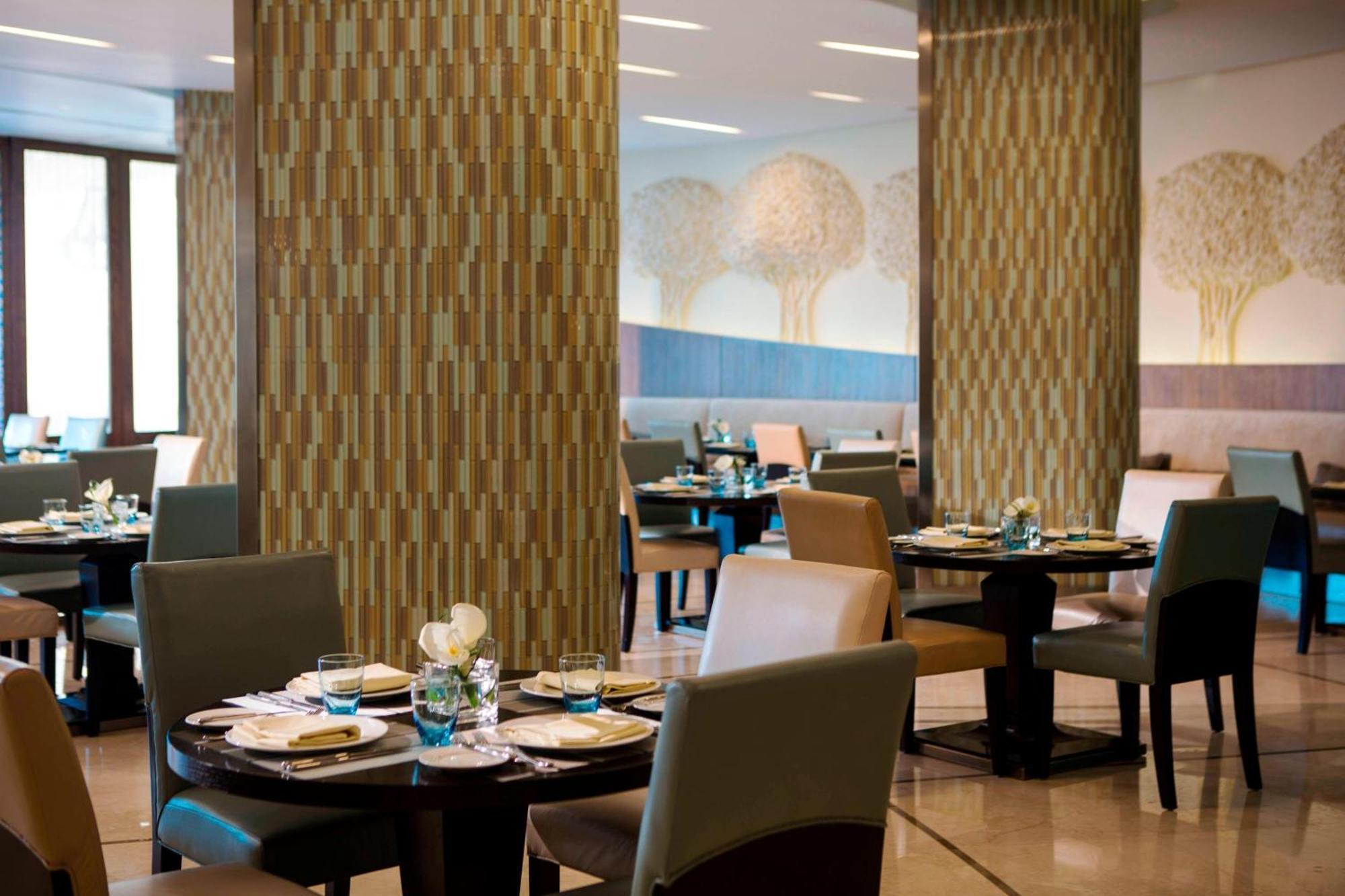 Renaissance Cairo Mirage City Hotel Esterno foto The restaurant