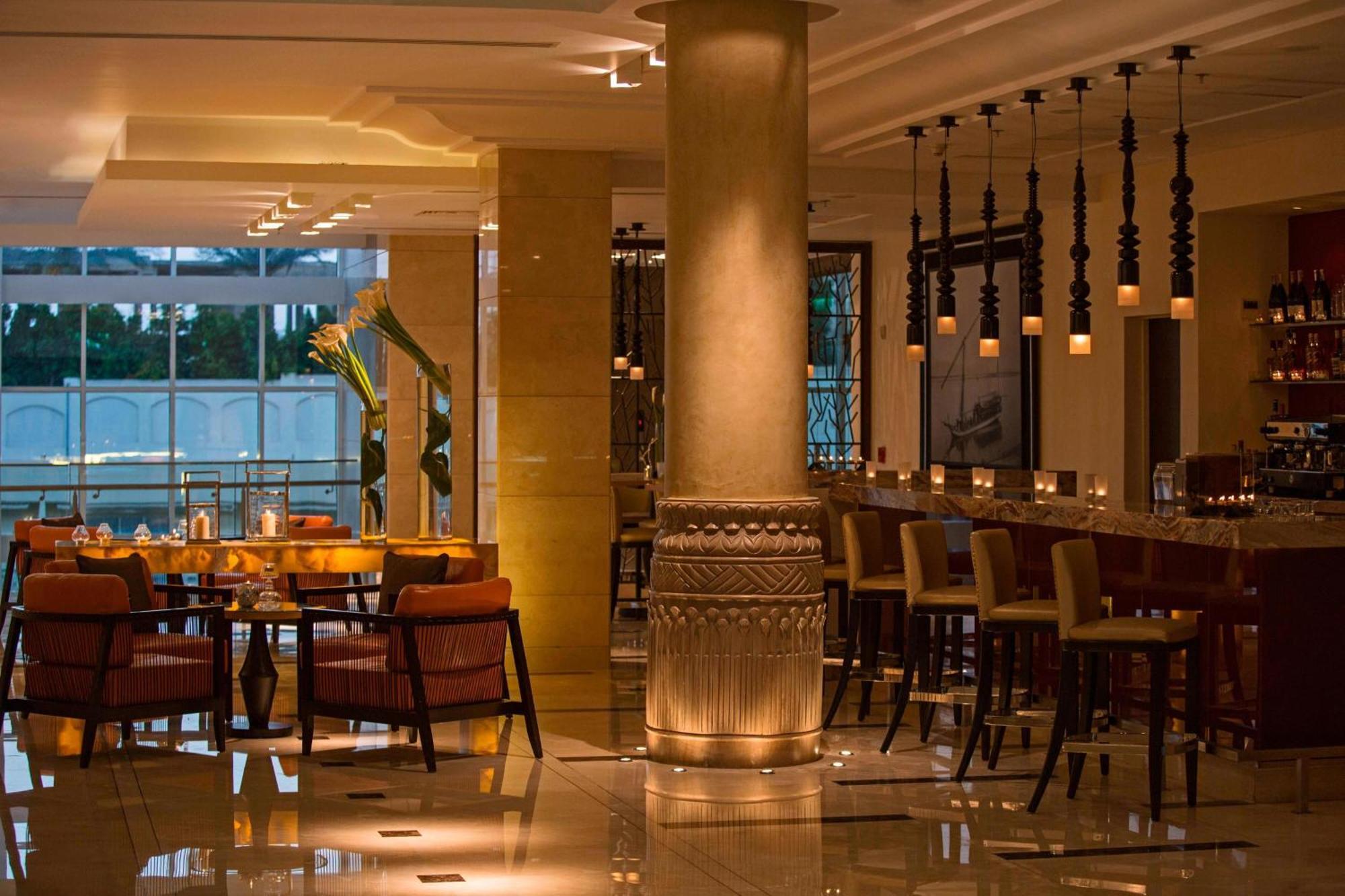 Renaissance Cairo Mirage City Hotel Esterno foto The Bar