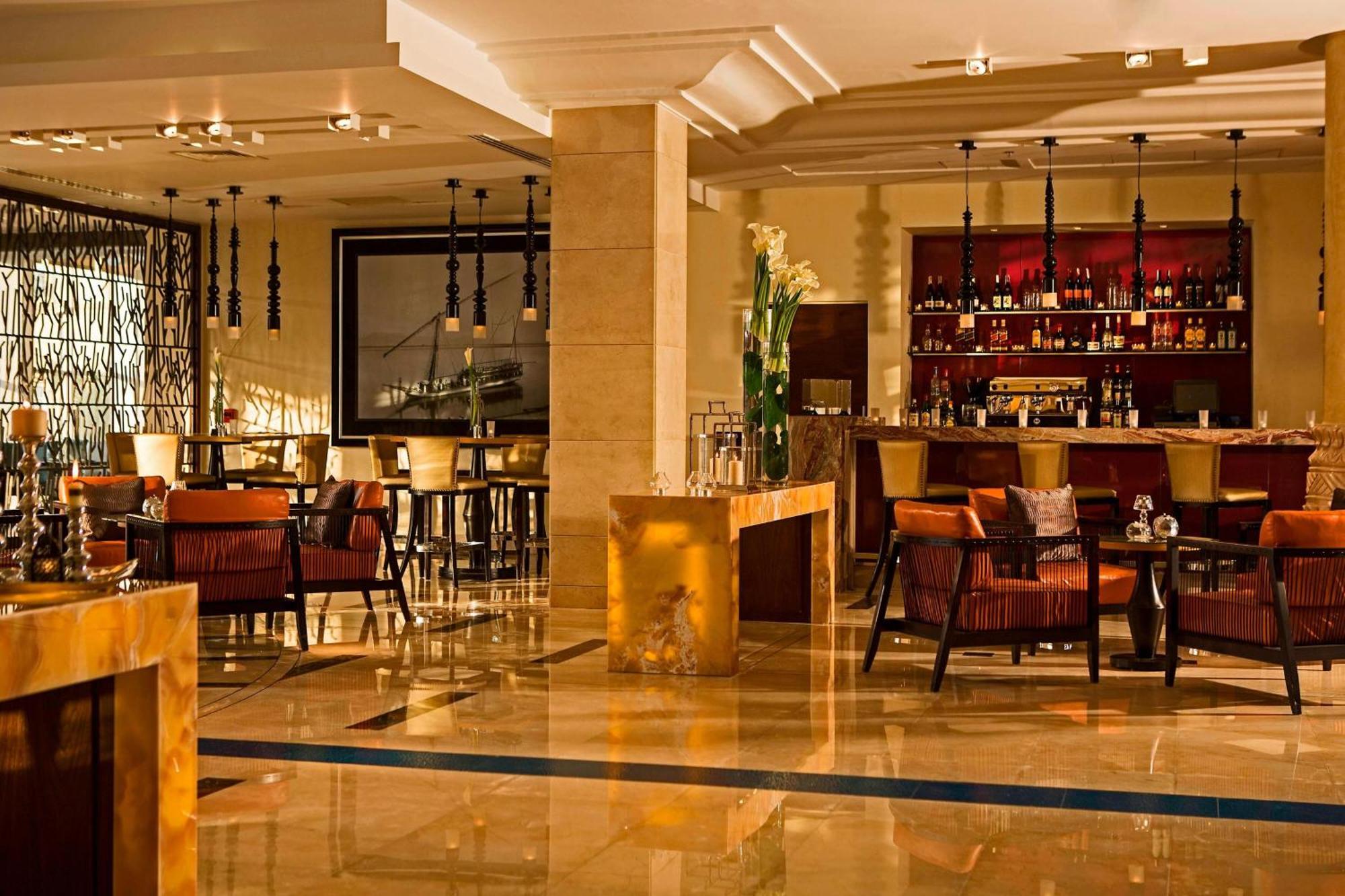 Renaissance Cairo Mirage City Hotel Esterno foto The bar at the Four Seasons Hotel, Istanbul
