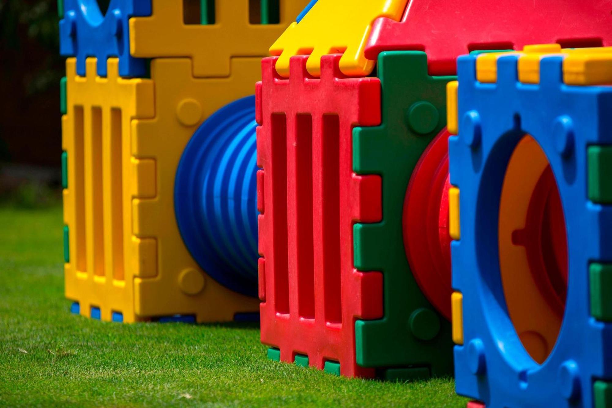 Renaissance Cairo Mirage City Hotel Esterno foto Playground equipment
