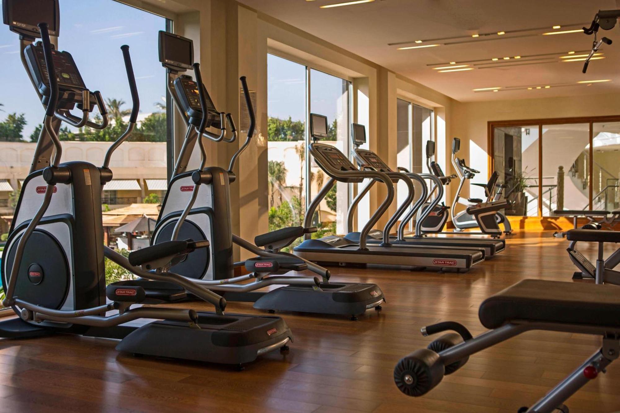Renaissance Cairo Mirage City Hotel Esterno foto A gym at a hotel