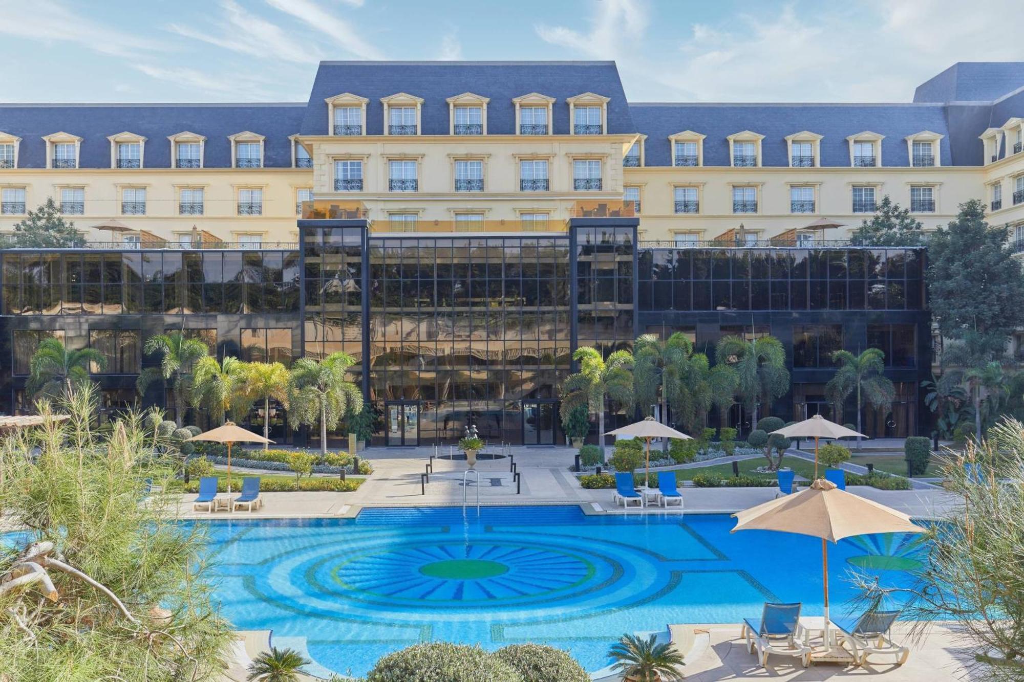 Renaissance Cairo Mirage City Hotel Esterno foto The hotel's main entrance
