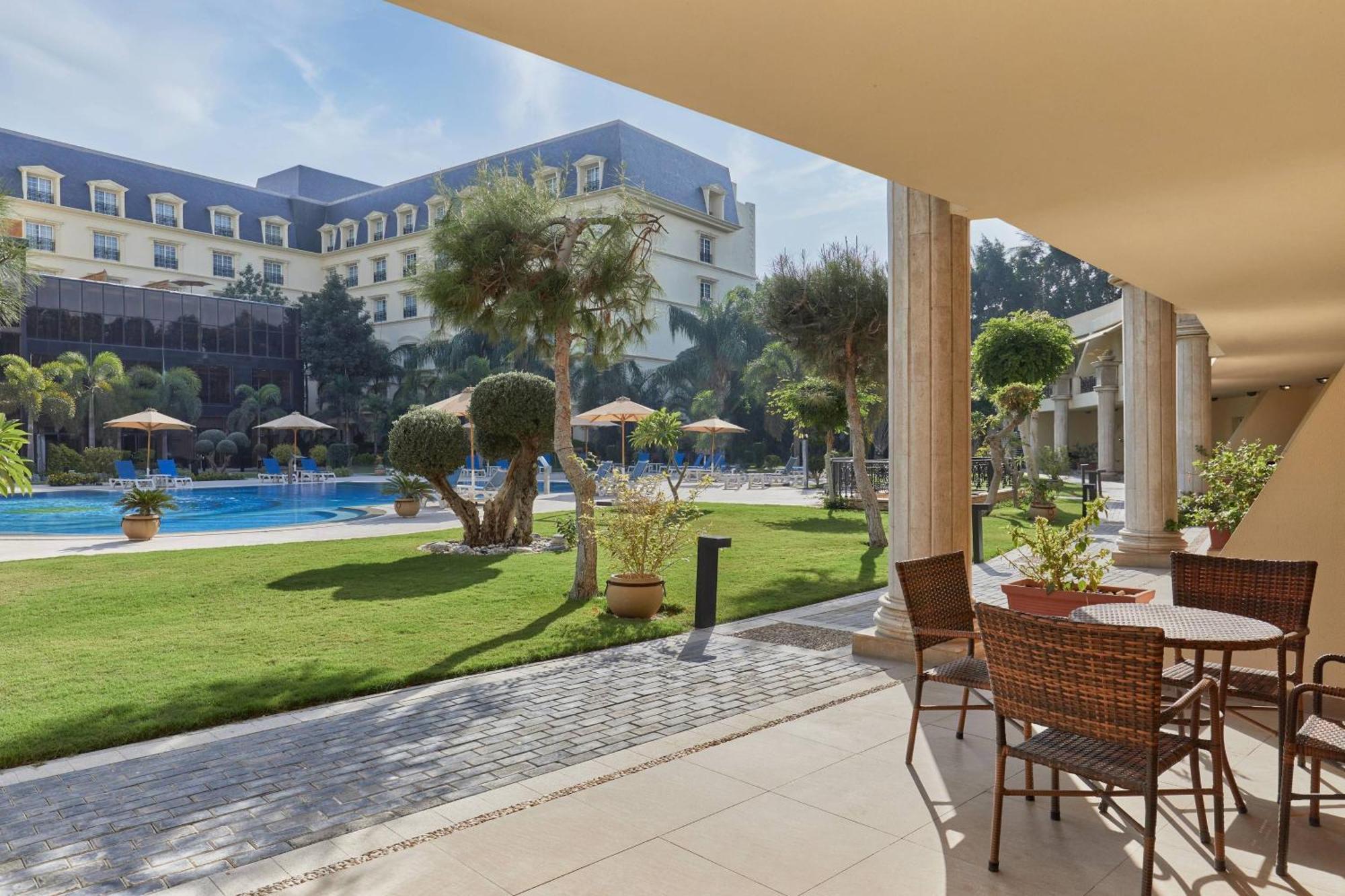 Renaissance Cairo Mirage City Hotel Esterno foto