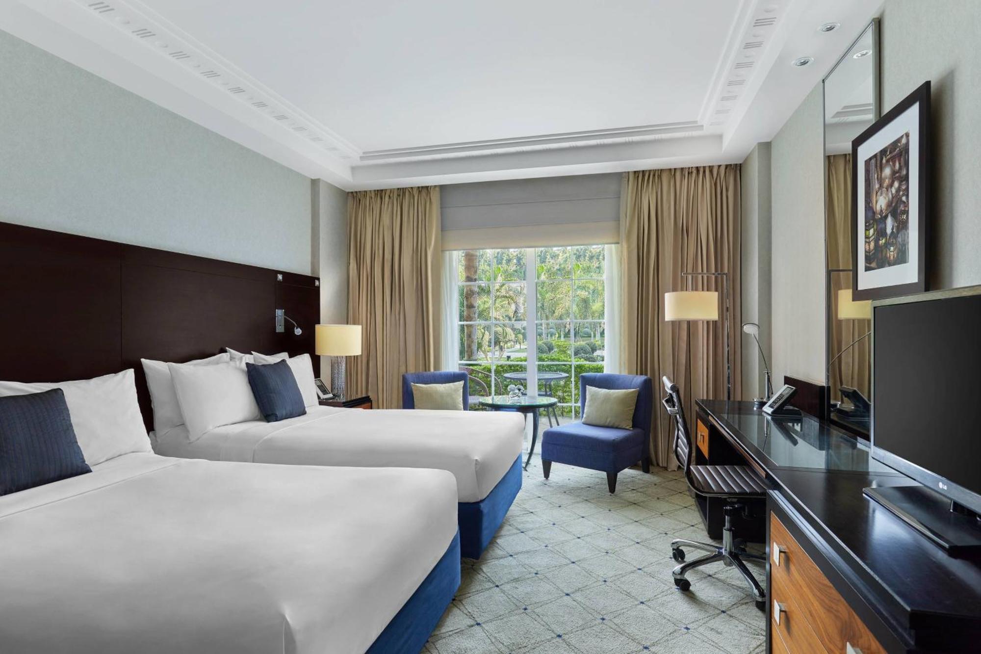 Renaissance Cairo Mirage City Hotel Esterno foto A room at the hotel