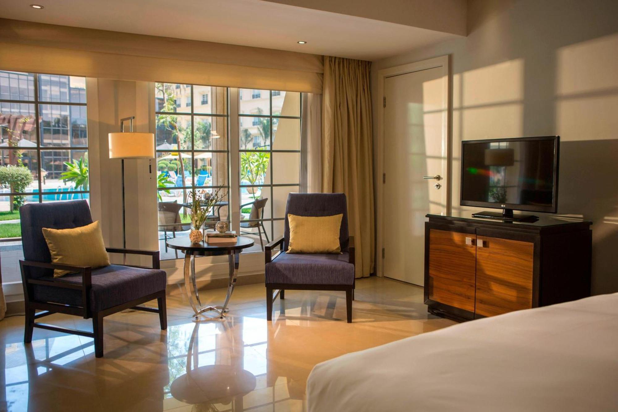 Renaissance Cairo Mirage City Hotel Esterno foto